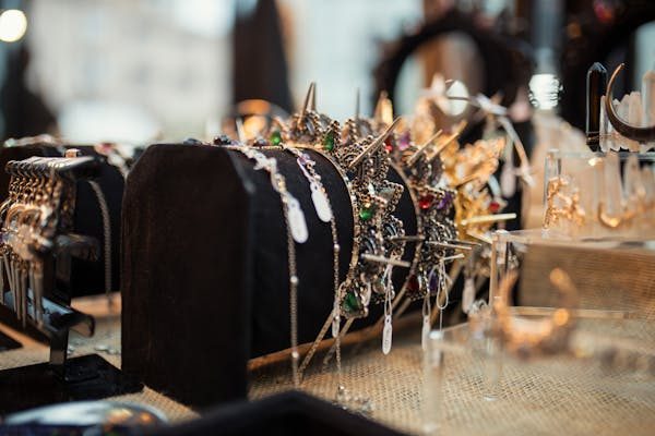 10 bijoux de luxe pour affirmer votre style unique