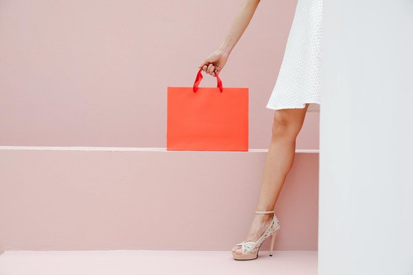 Quelles astuces pour choisir des manteaux qui mettent en valeur des jambes longues ?
